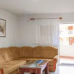 2 Bedroom Awesome In Apartamento
