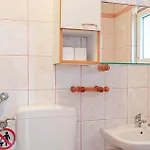 Apartamento 2 Bedroom Awesome In