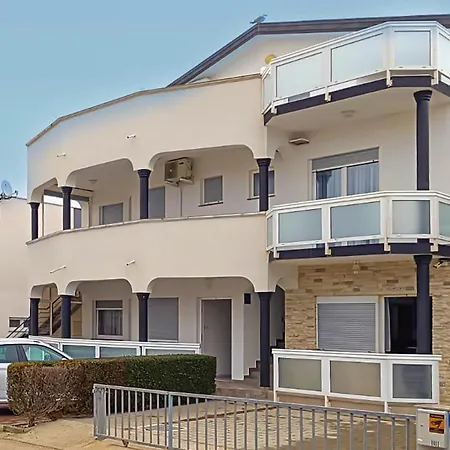 Appartement 2 Bedroom Awesome In Vir