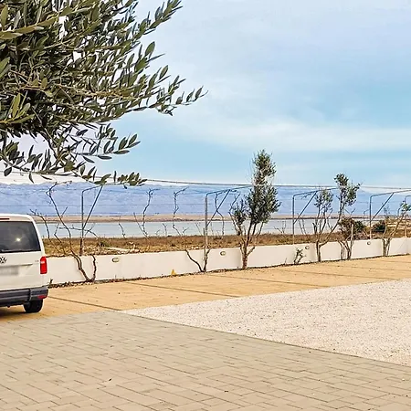 Appartement 2 Bedroom Awesome In *