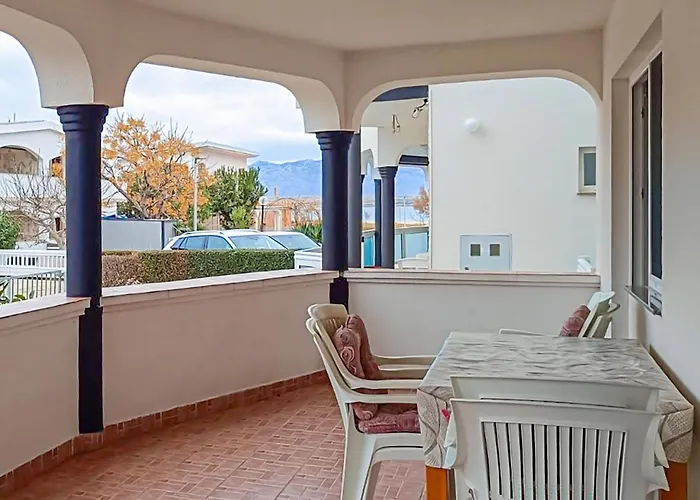 Appartement 2 Bedroom Awesome In Vir